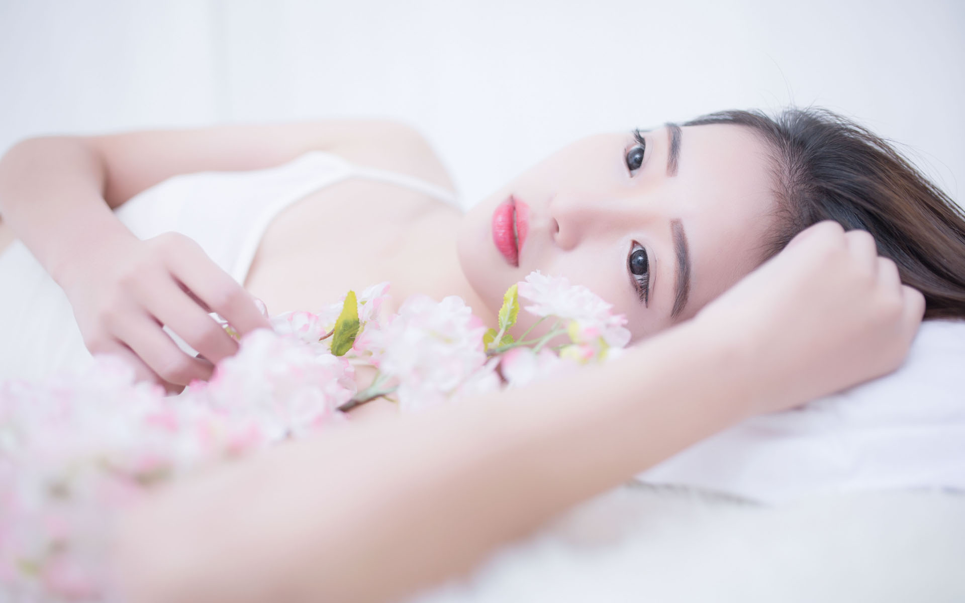 冰岛雷恰角半岛今年第二次发生火山喷发